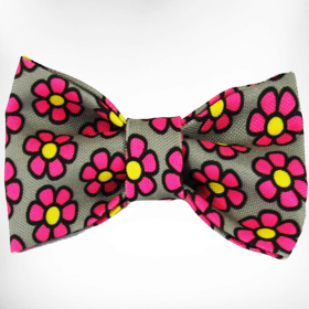 Daisies Doggie Bow Tie (Color: Pink, size: Large 5"x 2.5")